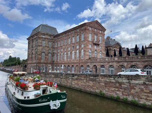 Les Rives du Château 2 - Vue sur les bateaux