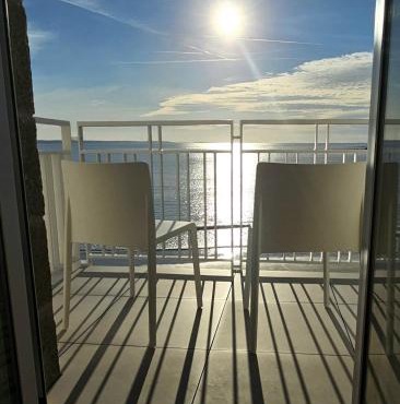 Les Roches Blanches T2 piscine et vue mer