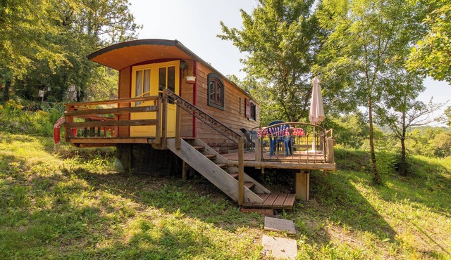 LES ROULOTTES DE RITA, in the countryside, swimming pool, pets welcome!