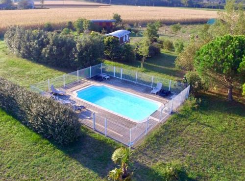 Les Roulottes-Gîtes de la Ferme de l'Autruche Dromoise