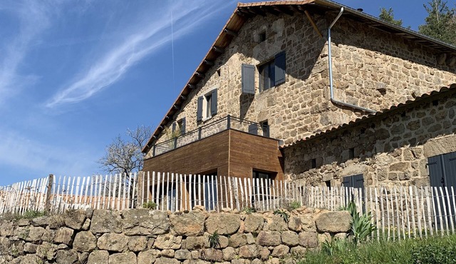 Les sources d'Avenas Large house with view in the heart of the Monts d'Ardèche park