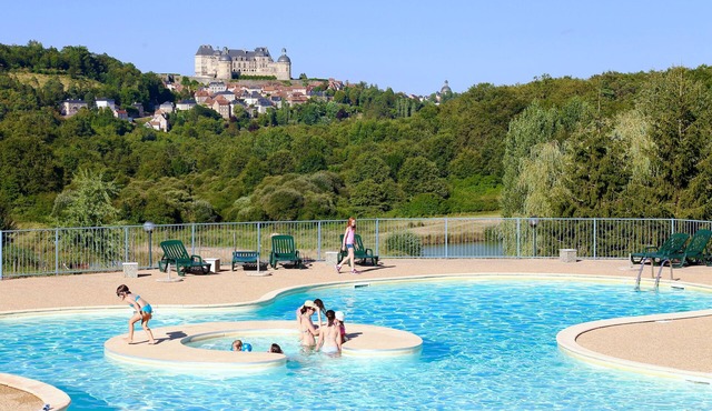 Les SOURCES Premium, SPA, Swimming pool, Fishing pond, Playground, Games room.