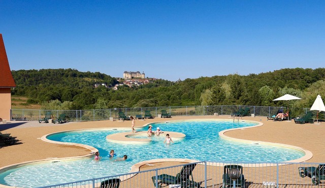 Les SOURCES Premium VIP terrace, SPA - Swimming pool, fishing pond, playground.