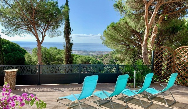 Les Terrasses de la Cisa, 20kms from Barcelona, in Premià de Dalt