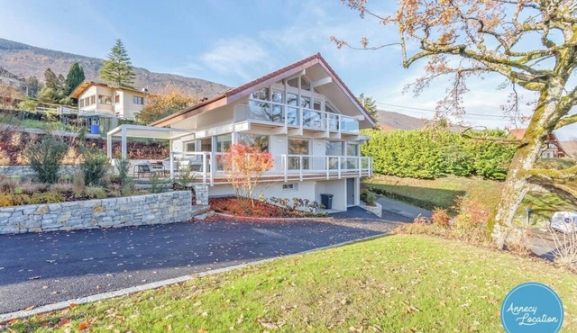 Les Terrasses de la Tournette - lake and mountain view.