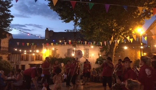 Les Tilleuils, 2 bedroom cottage in beautiful countryside - sleeps up to 6