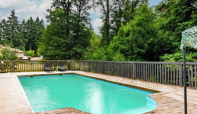 Les Touilles – Spacious Villa with Pool and Sauna in Dordogne