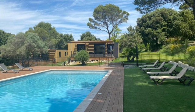 Les Troglodytes du Ventoux