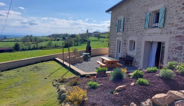 Les Trois Pins - Thizy LES Bourgs