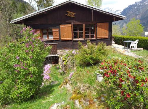 Les Vardasses - Chalet typique avec jardin et vue sur les montagnes
