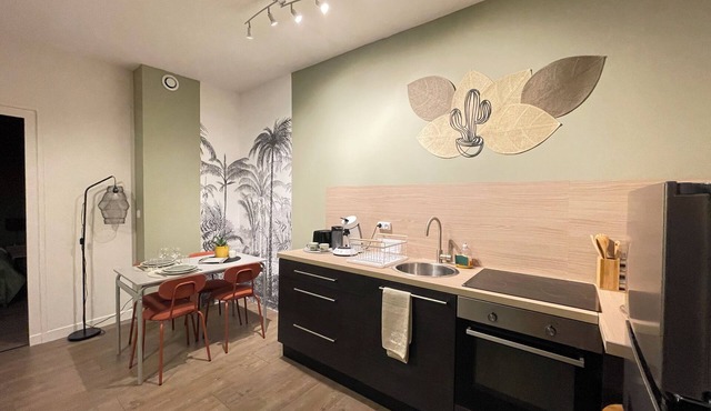 Les Vignes - Cosy, View over Dijon