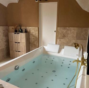 Les Voûtes Secrètes - Love Room avec Balnéo à Bras