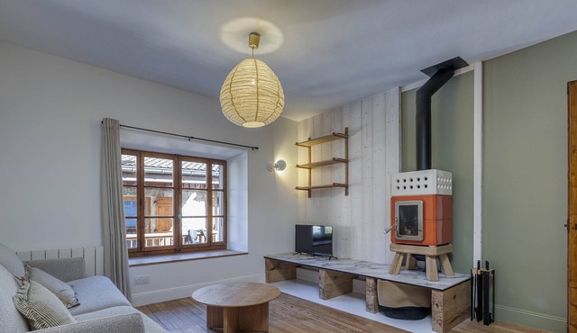 Les Volets Bleus – Charming Village House