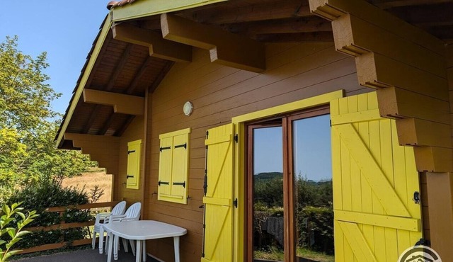 Les Volets Jaunes - SAINT-CLEMENT-DE-VERS