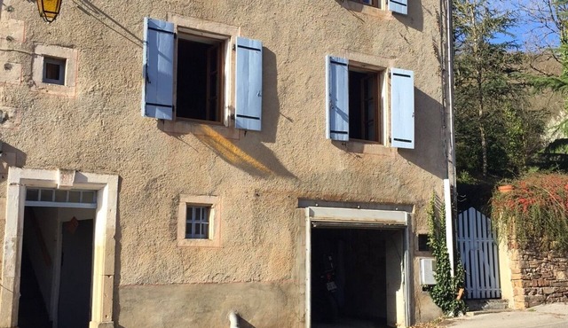 Les Volets Bleus by Sylvanes