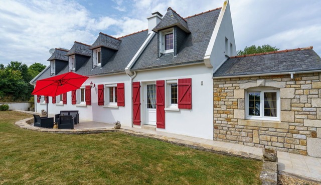 Les Volets Rouges by Interhome