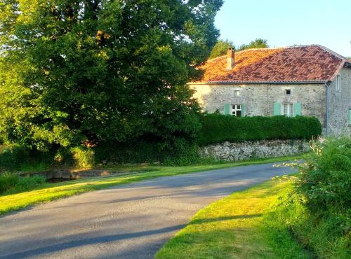 Les Volets Verts, ROUSSINES, CHARENTE, 16310 FRANCE