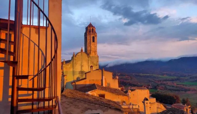 Les Voltes II-3-Bedroom Gem in Hilltop Wine Village with Stunning Views