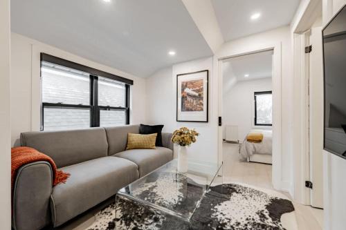 Leslieville 1BR Close to Queen St East