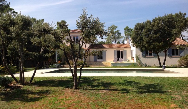 Lesmaisonsdevalerie. House 4 km from Uzès in Saint-Quentin-la-Poterie.