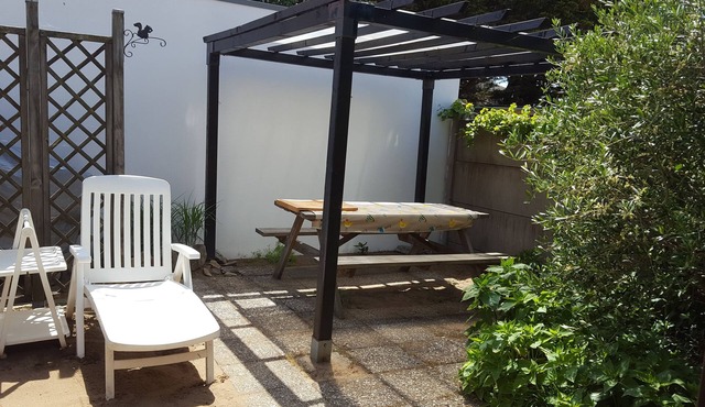 Less than 1 minute's walk to the beach, ideal for a couple with children