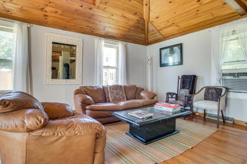 Less Than 1 Mi to Beaches Home with Deck in Oak Bluffs