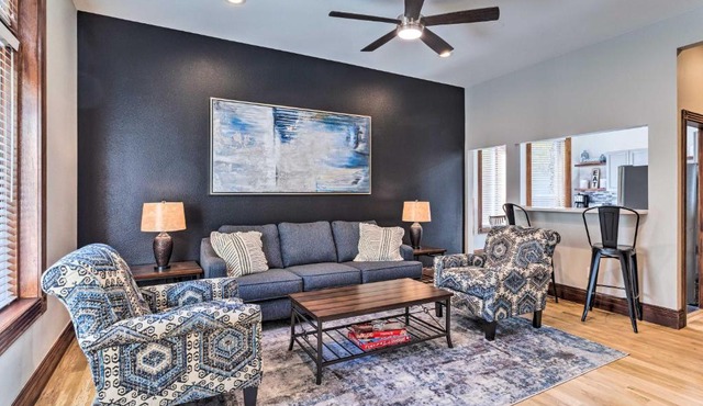 Less Than 1 Mi to St Josephs Denver Townhome!
