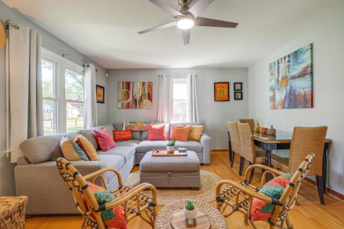 Less Than 1 Mi to Colonial Beach Coastal Gem with 2 Porches