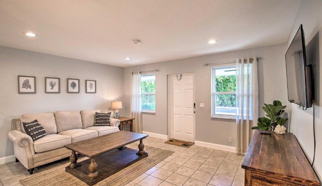 Less Than 3 Mi to Juno Beach Coastal Townhome with Patio!