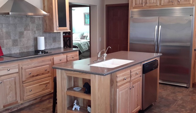 LESS THAN 8 MILES TO PURINA EVENT CENTER, PET FRIENDLY WITH FENCED AREAS