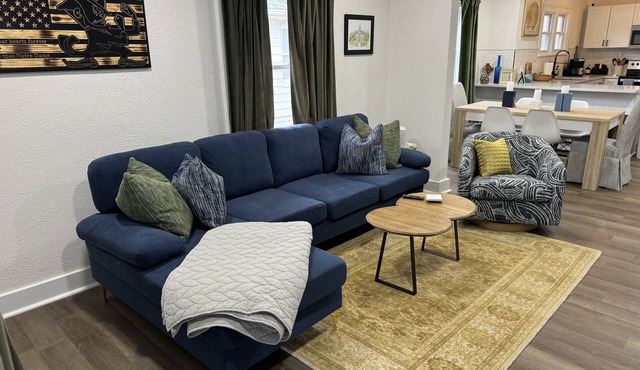 Less than a mile to ND Campus!