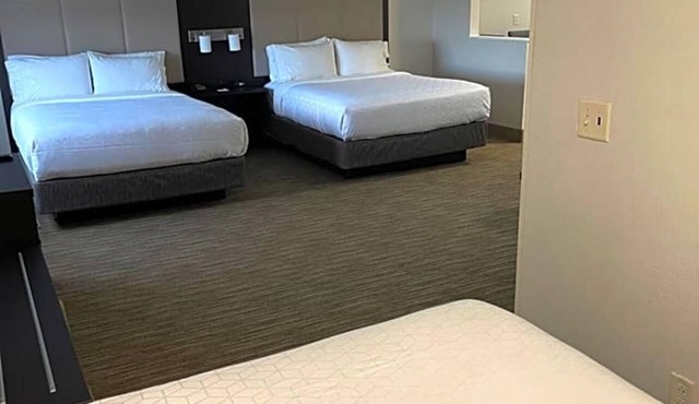 Less than a minutes’ drive from Interstate 25, this Las Vegas .