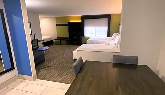 Less than a minutes’ drive from Interstate 25, this Las Vegas .