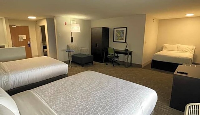 Less than a minutes’ drive from Interstate 25, this Las Vegas .