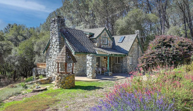 Lester Cabin 5min to Downtown Auburn 20min to Roseville next to Mountain Biking