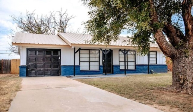 LET D'S COZY COTTAGE #2 PROVIDE YOU A COMFORTABLE STAY IN BIG SPRING, TEXAS!