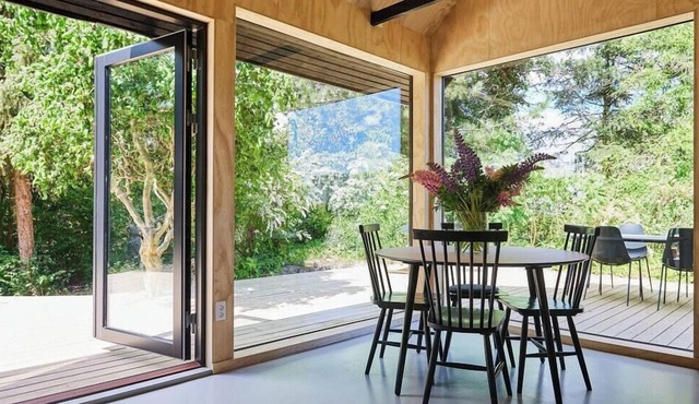 Let inside and outside meet in Fjordly