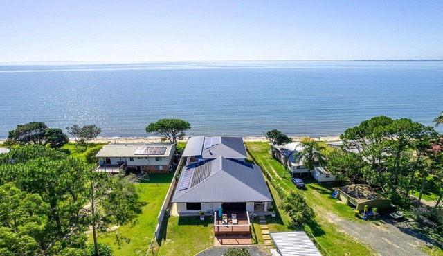 LET IT BE - Luxury Beachside Retreat