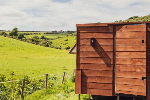 Leto Shepherds Hut By Airpremier