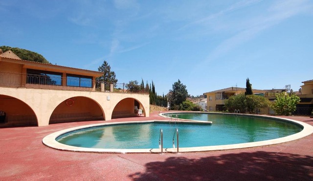 Lets holidays Les Velas apartment with pool