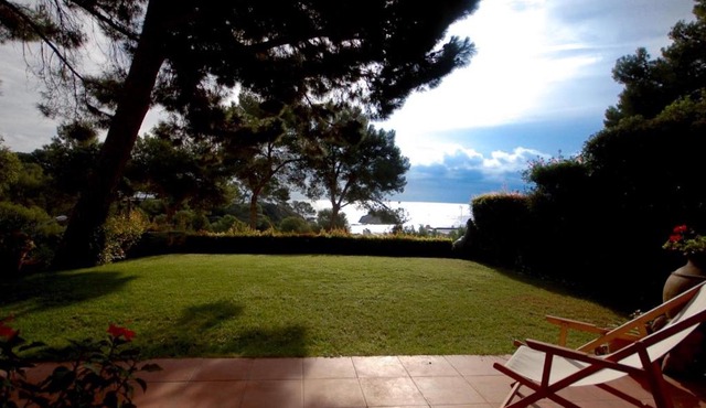 LETS HOLIDAYS Lovely garden house in mar menuda