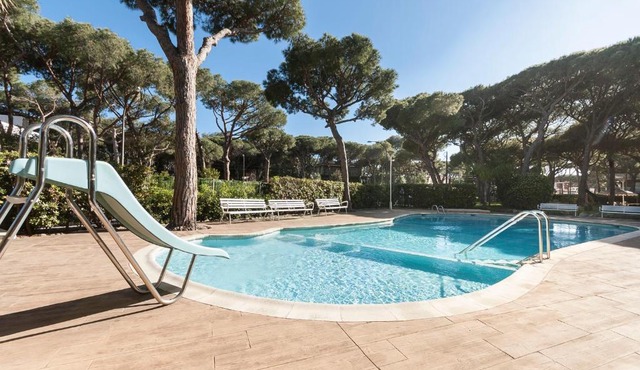 Lets Holidays POOL BBQ APARTMENT in CASTELLDEFELS