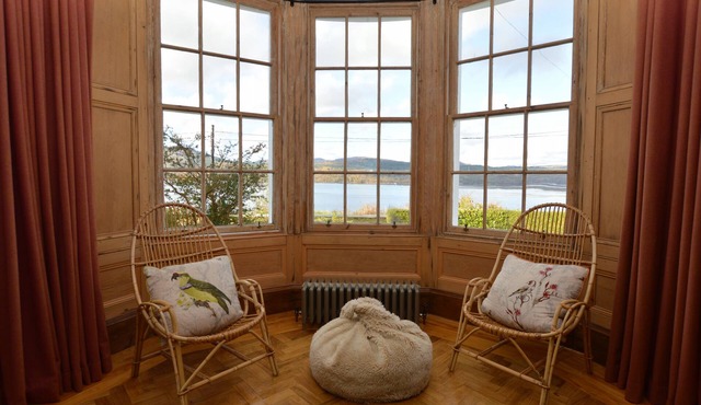 Letters Lodge North, newly refurbished, balcony overlooking Loch Fyne, sleeps 6