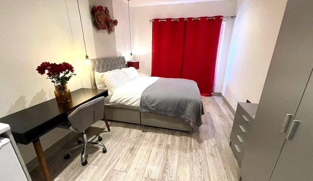 Letzi Private En-Suite Near Wembley Stadium