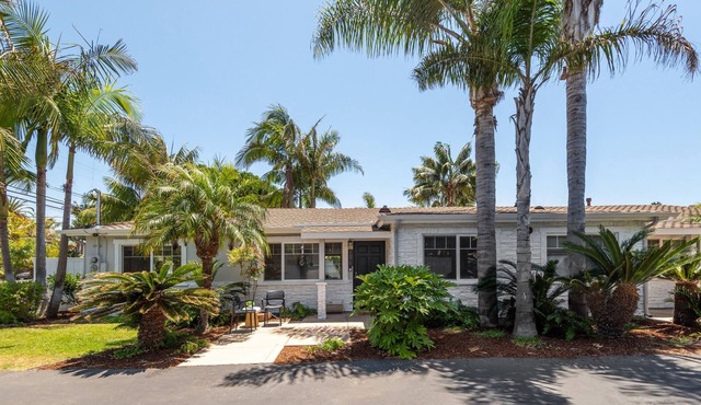 Leucadia "Moonlight" Bungalow ~ walk everywhere with beach gear!