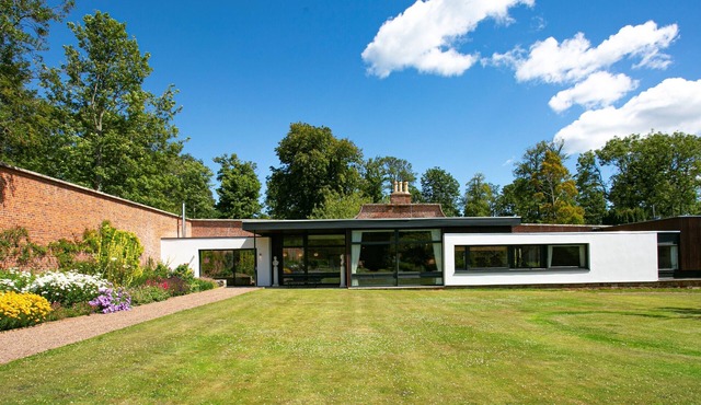 Leuchie Walled Garden Luxury mid-Century holiday home that sleeps 12,