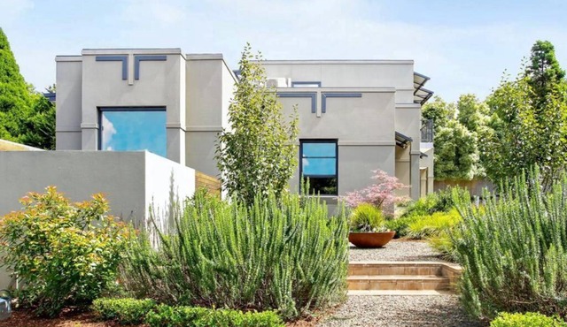 Leura Mall townhouse