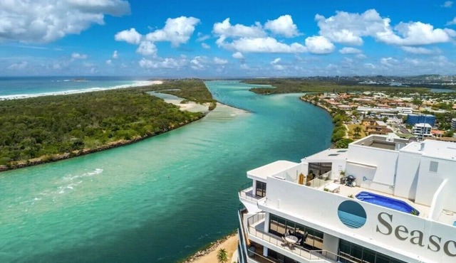 Level 24 Penthouse - SeaScape - Ocean facing with Rooftop Pool