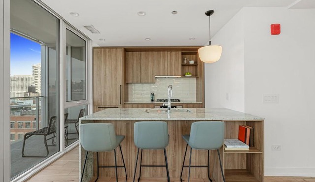 Level Chicago River North