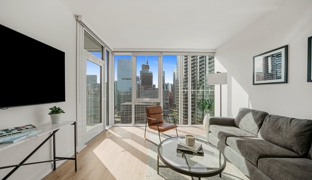 Level Chicago - River North